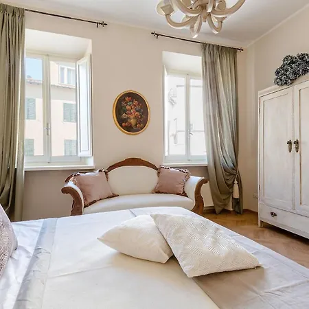 Apartment Casa San Frediano 3 Luxury Bedrooms And A Charming View Inside The Walls Lucca