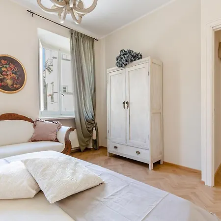 Apartment Casa San Frediano 3 Luxury Bedrooms And A Charming View Inside The Walls Lucca